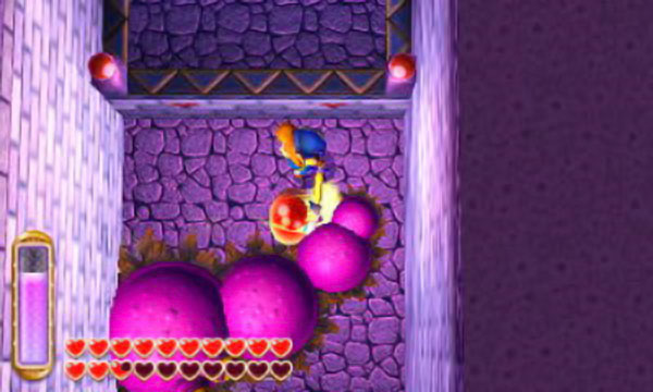 To make things harder, the boss room is small and the walls will move in to make it smaller still! If you’re feeling brave, jump in and use the Hammer to stun Moldorm; otherwise, rain bombs from your vantage point. It’s easier to hit Moldorm with bombs when the walls close in and it has limited space to move around.  With normal bombs, it will take while, so we hope you upgraded them! After Moldorm has been exterminated, a red warp tile will appear; step on this to return to Floor 3F. One of the four corners of the big door will also light up.